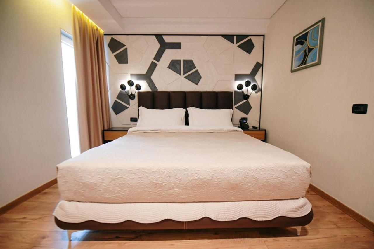 Richmond Hotel Korcza Zewnętrze zdjęcie