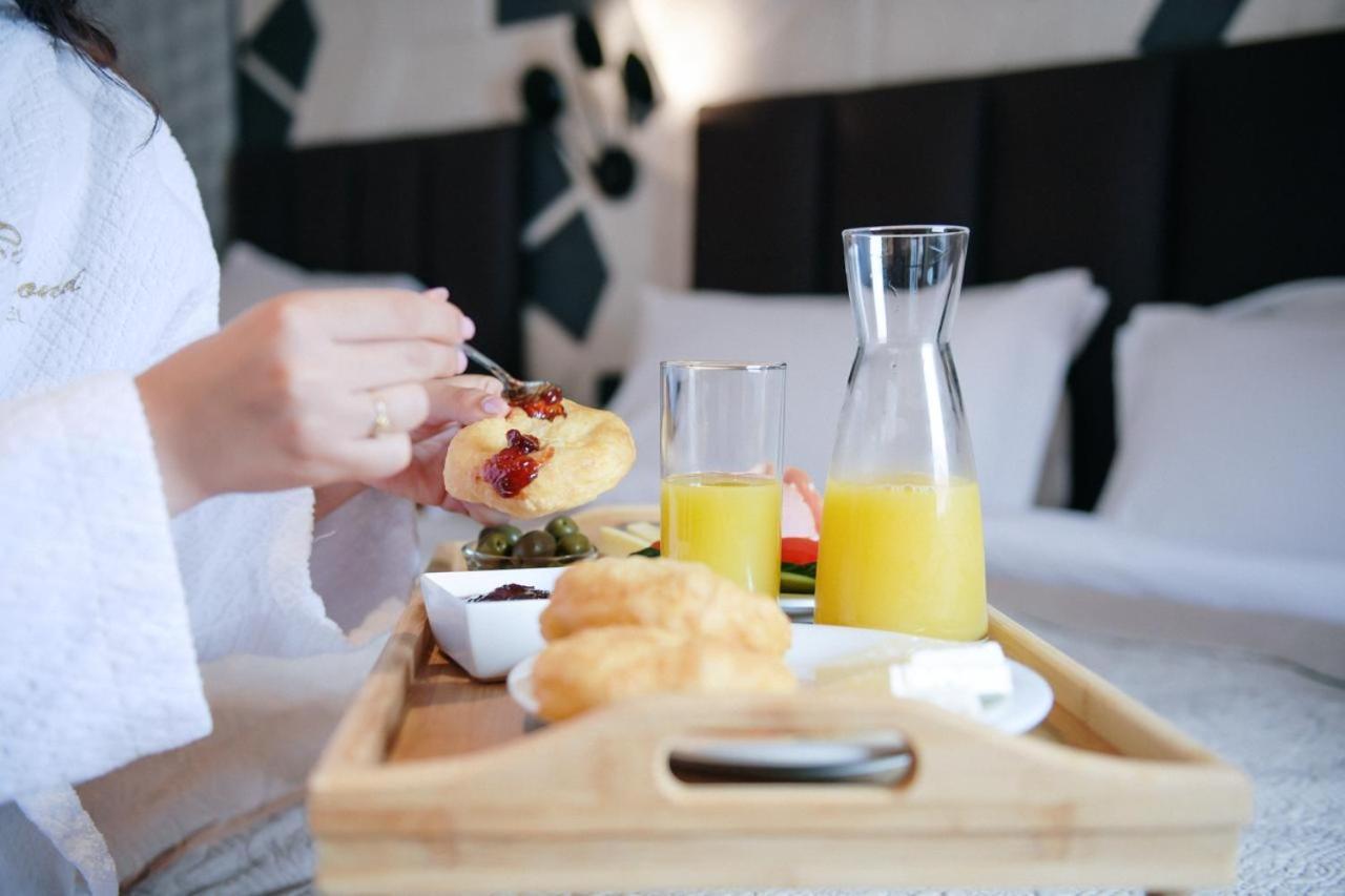 Richmond Hotel Korcza Zewnętrze zdjęcie