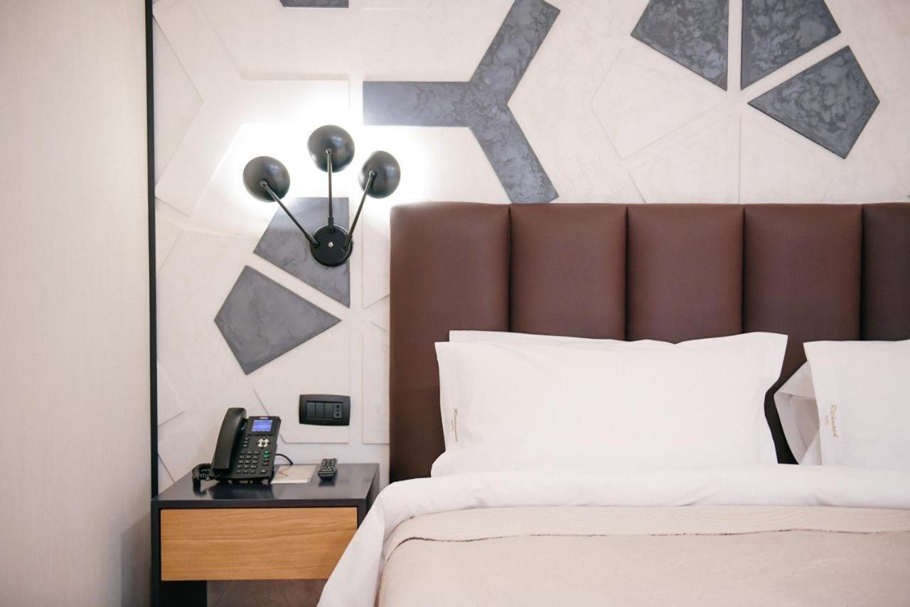 Richmond Hotel Korcza Zewnętrze zdjęcie