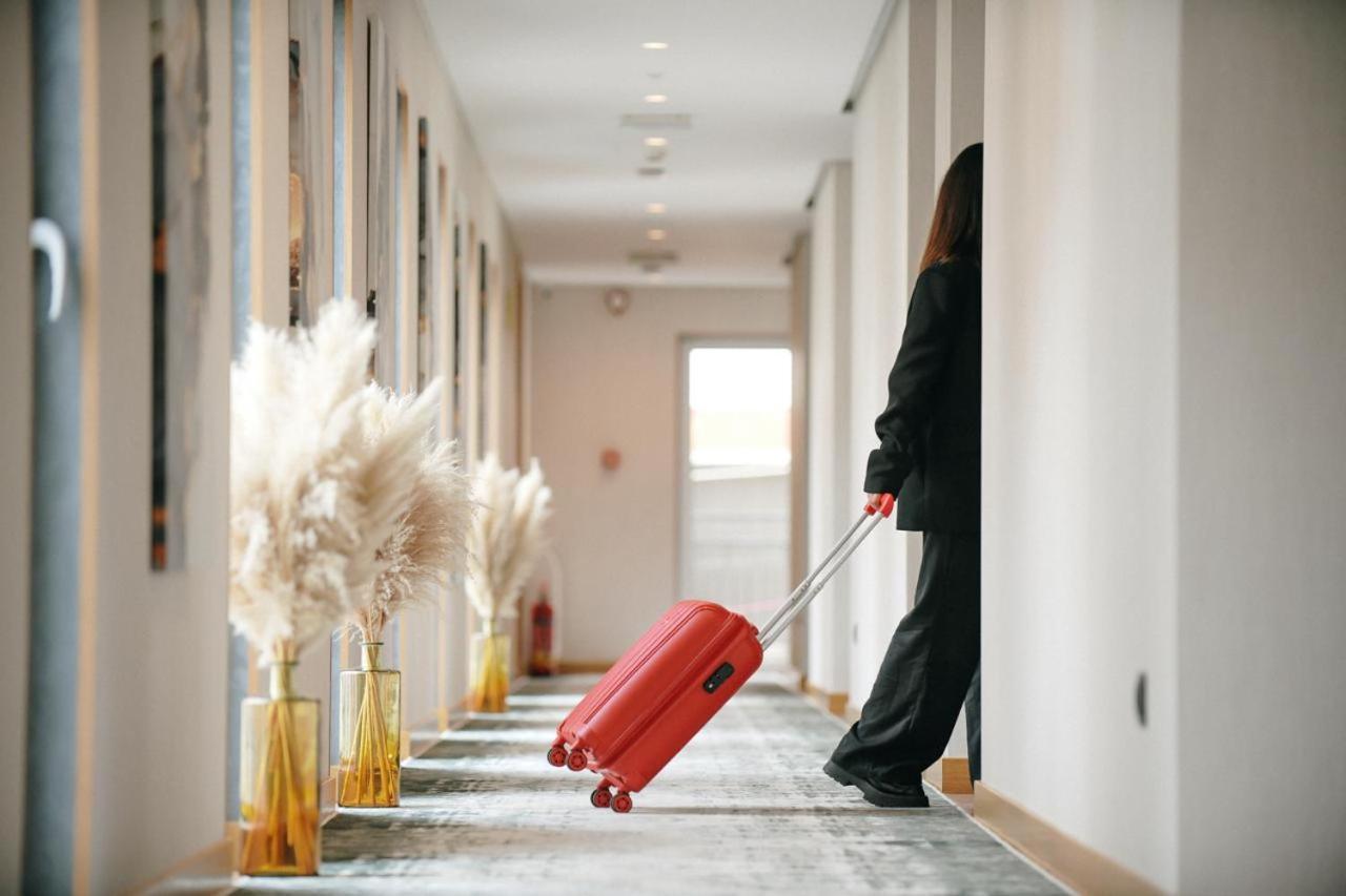 Richmond Hotel Korcza Zewnętrze zdjęcie