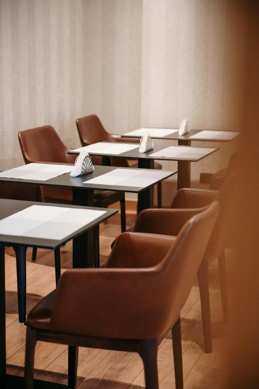 Richmond Hotel Korcza Zewnętrze zdjęcie