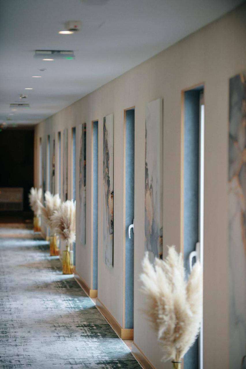 Richmond Hotel Korcza Zewnętrze zdjęcie
