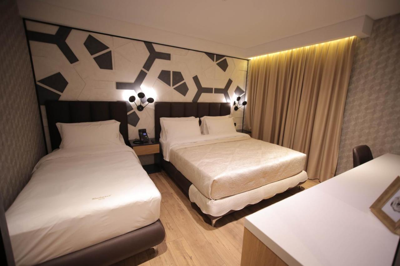 Richmond Hotel Korcza Zewnętrze zdjęcie
