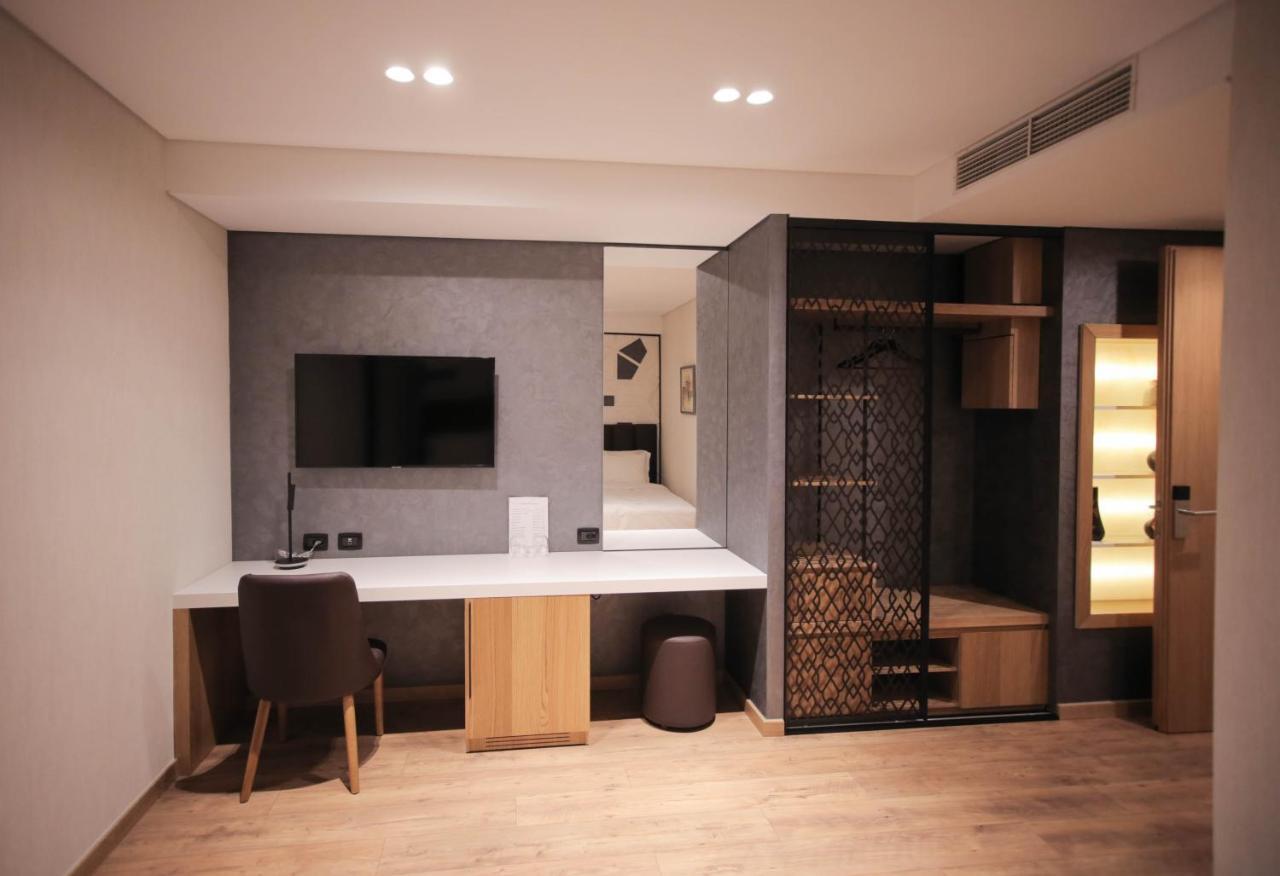 Richmond Hotel Korcza Zewnętrze zdjęcie
