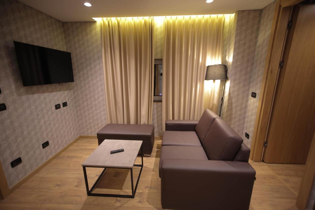 Richmond Hotel Korcza Zewnętrze zdjęcie