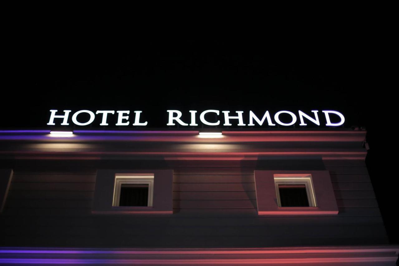 Richmond Hotel Korcza Zewnętrze zdjęcie