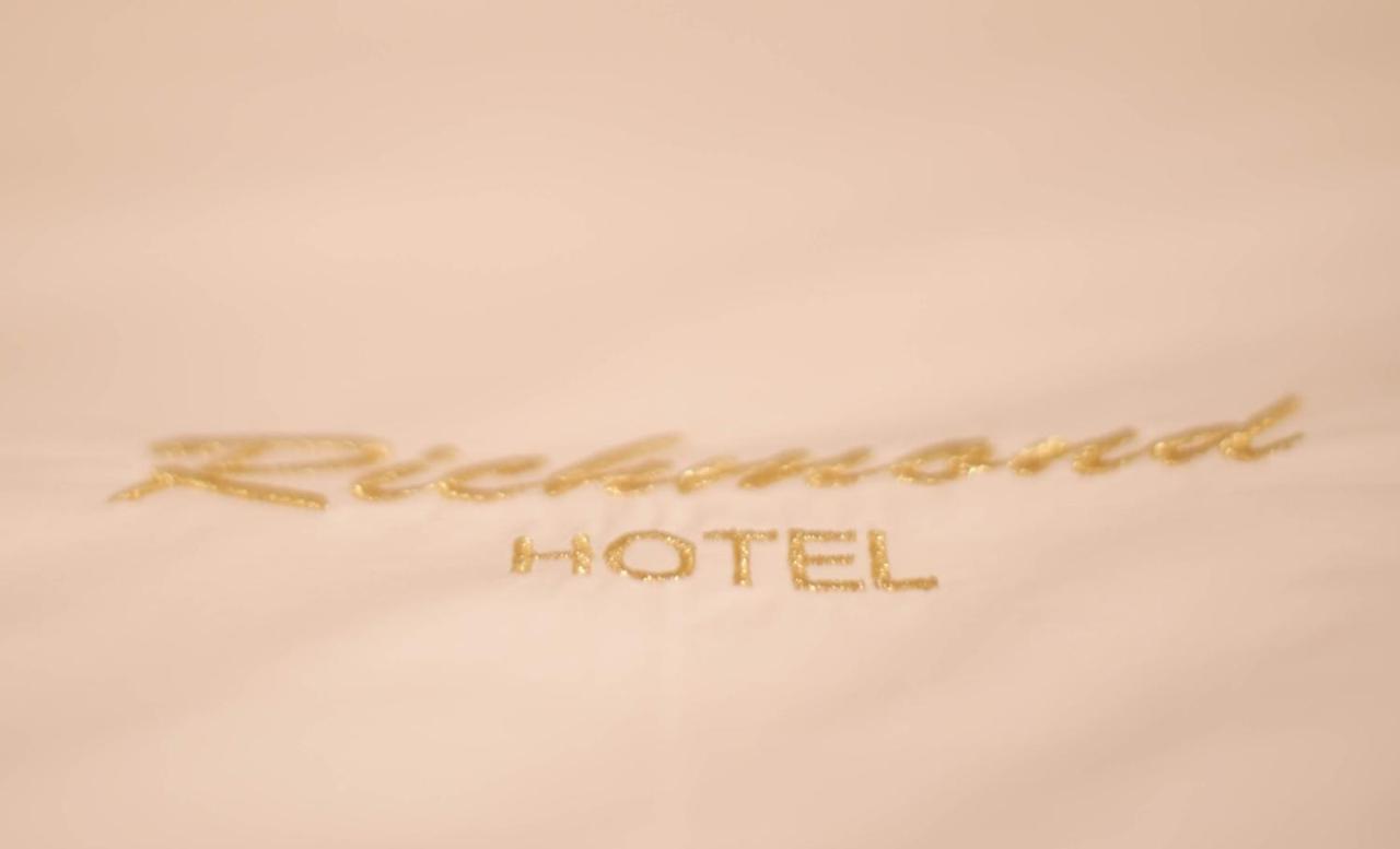 Richmond Hotel Korcza Zewnętrze zdjęcie