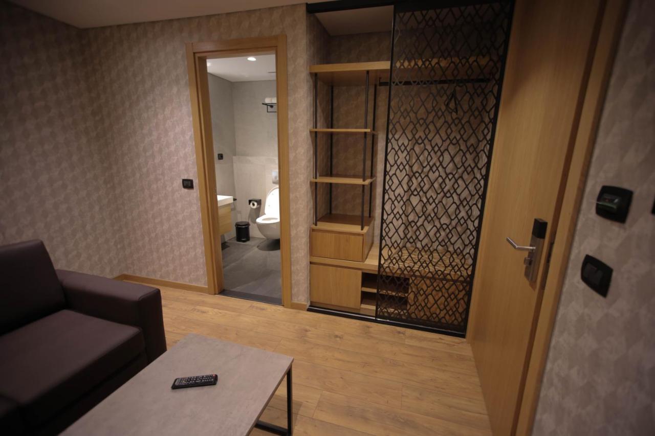 Richmond Hotel Korcza Zewnętrze zdjęcie