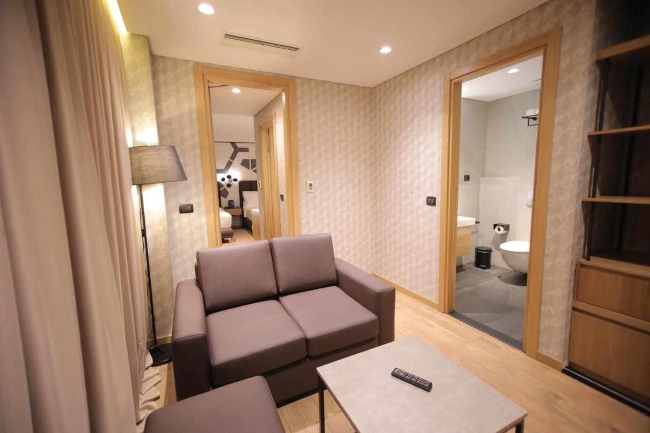 Richmond Hotel Korcza Zewnętrze zdjęcie